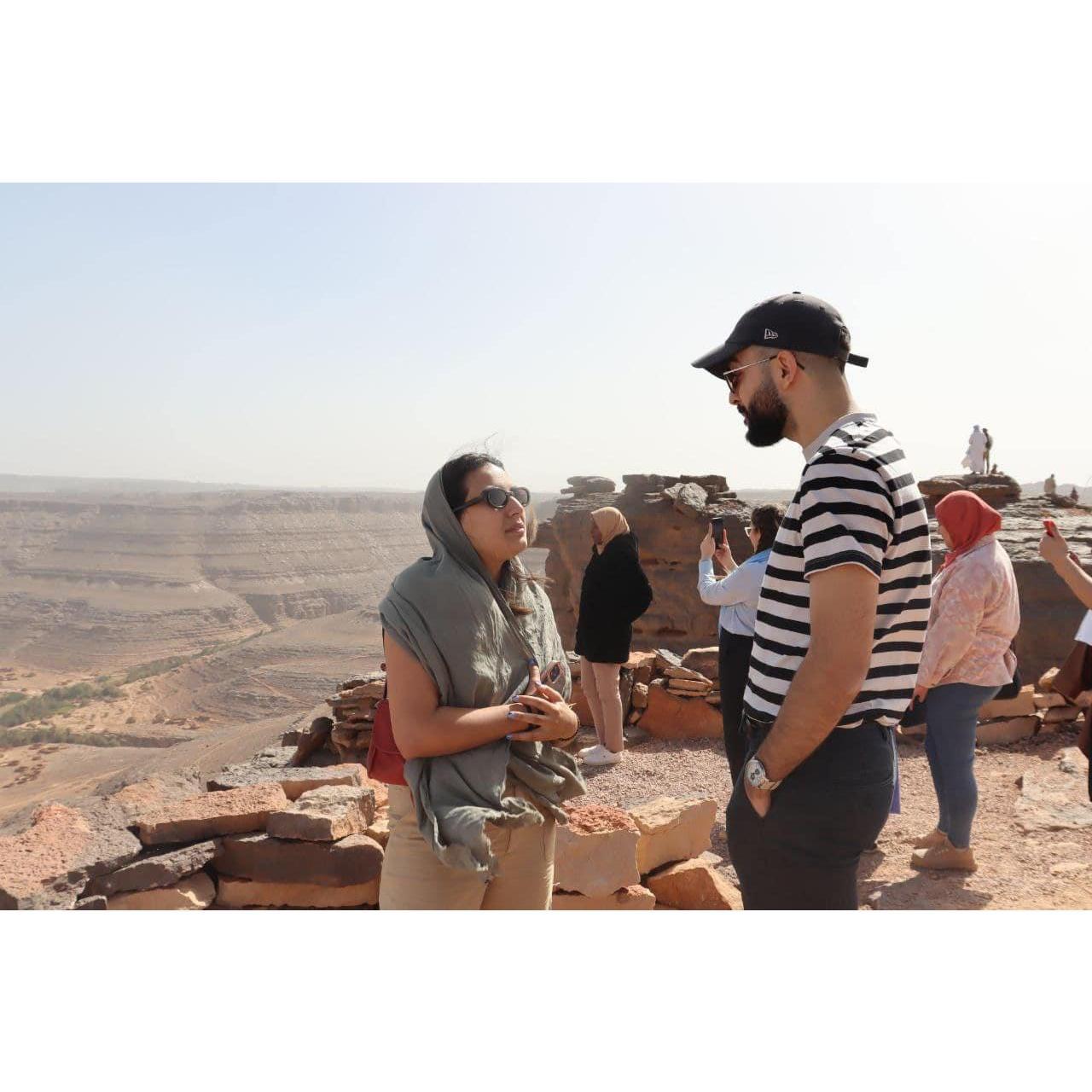 Là où tout a commencé…
Une rencontre improbable dans le Hoggar du Sahara, en pleine zone touarègue, lors d’un voyage organisé par l'État algérien.
Merci 3ami Tebboune ❤️