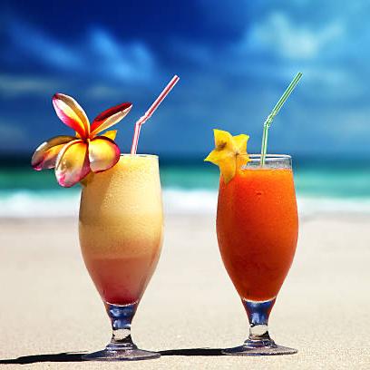 Honeymoon Fund: Drinks on the Beach in Seychelles
