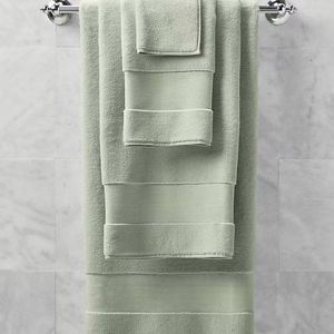 Frontgate Resort Bath Towel - Eucalyptus