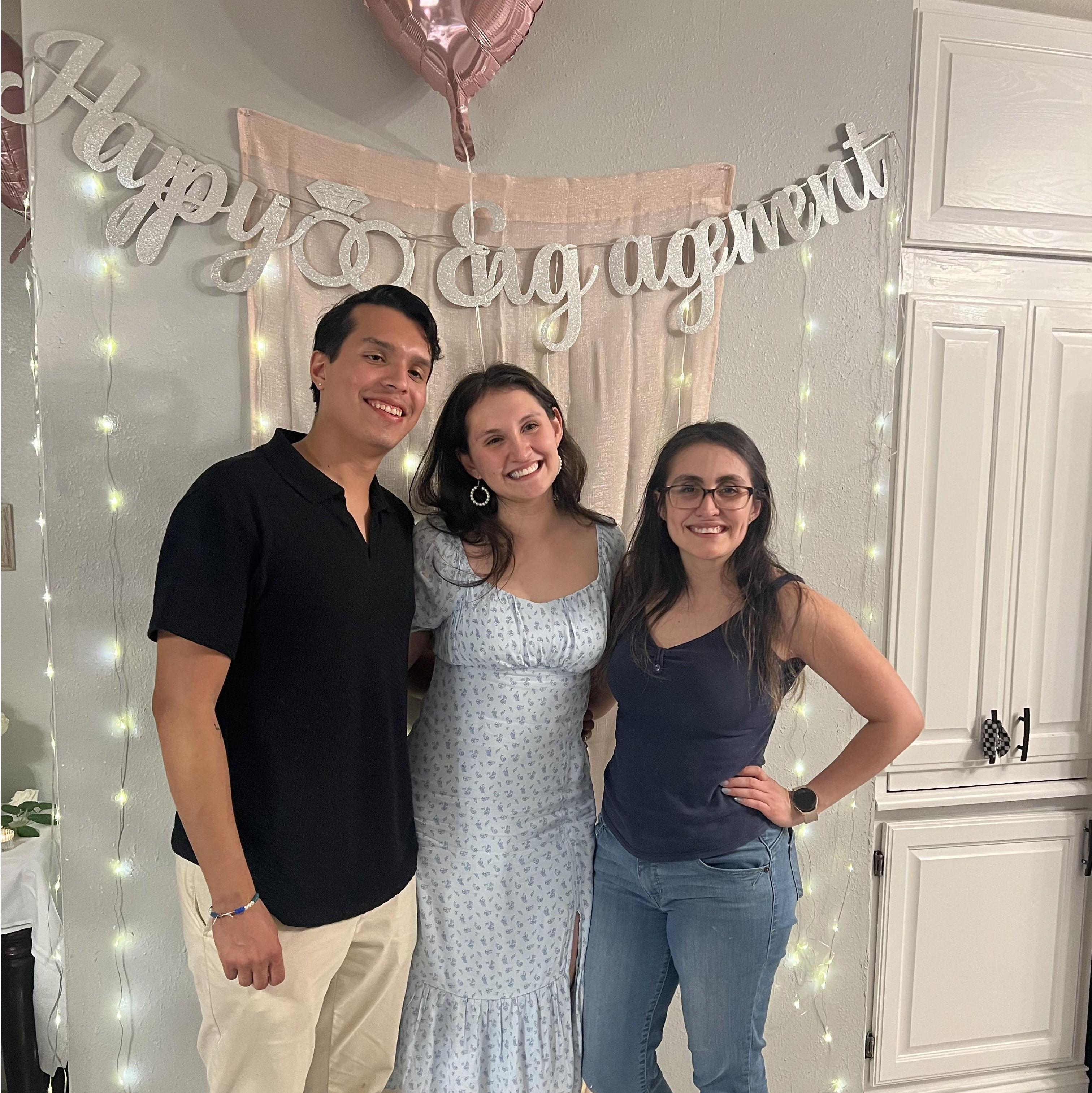 Engagement party w/ Elizabeth! / ¡Fiesta de compromiso con Elizabeth!