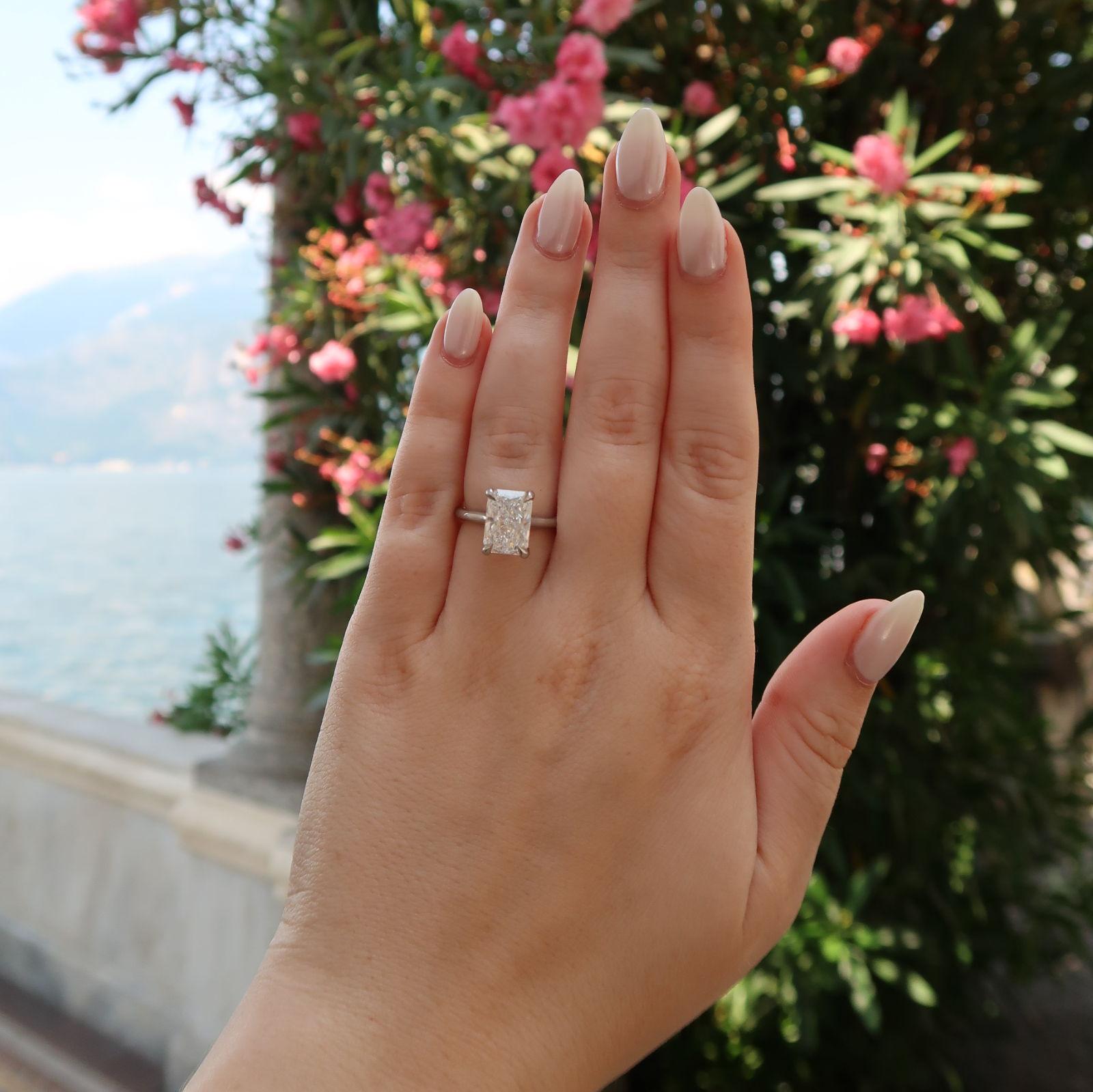 Location: Lake Como, Italy. The first close-up picture Laura took of her ring!