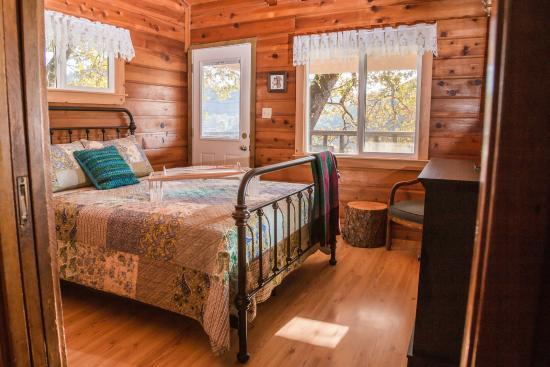 The Wedding Website of Chelsey Hnyp and JT Abbott