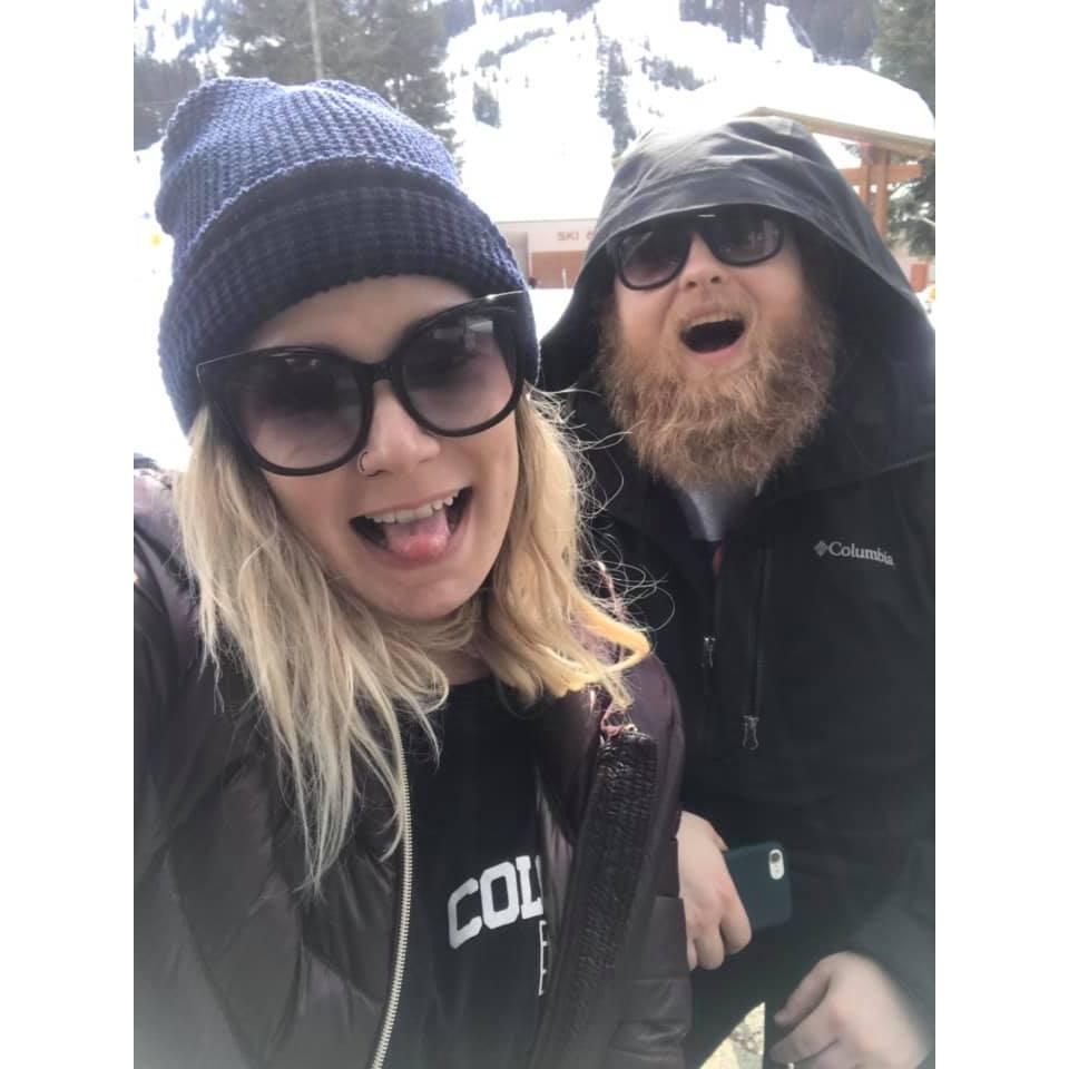 FIRST TIME SKIING. -2019