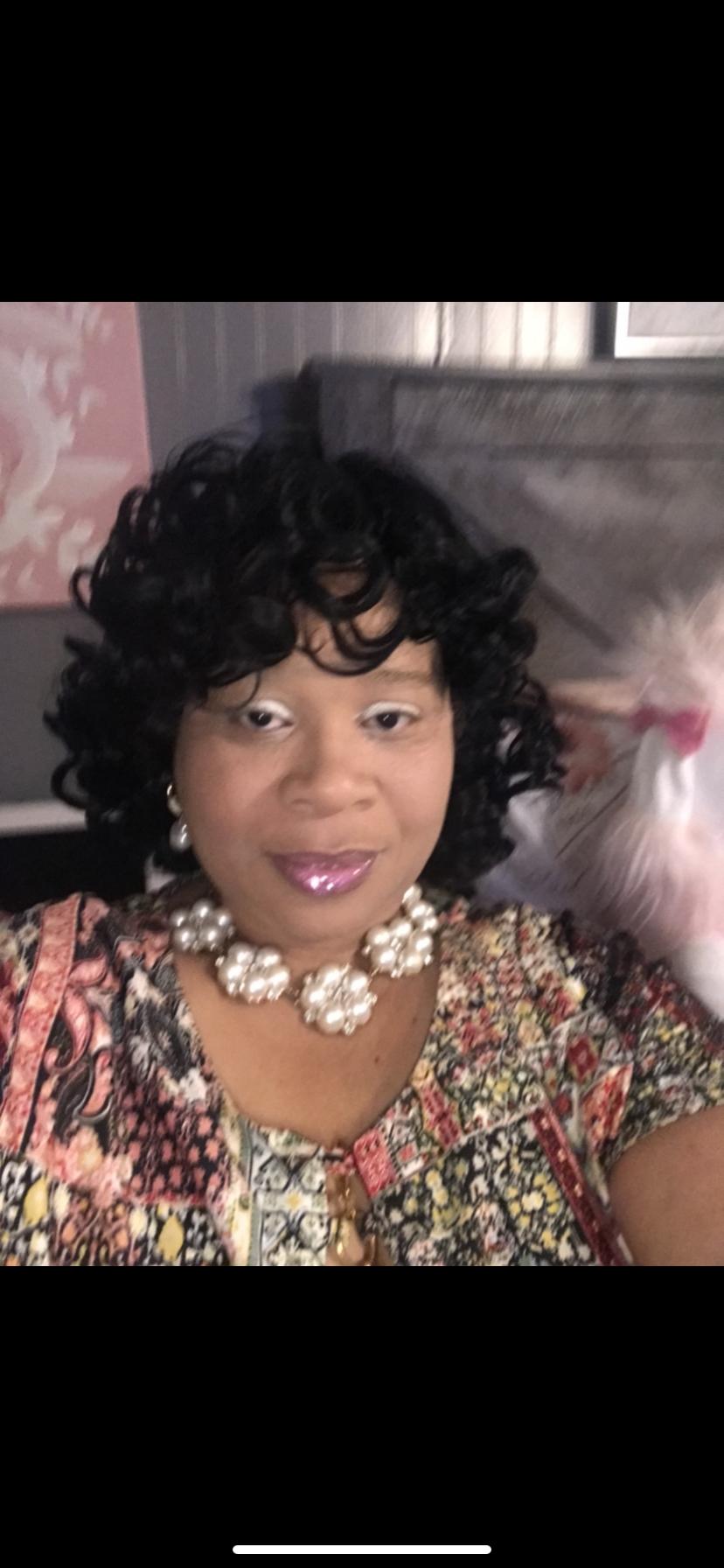 Lizzie Williams (Grooms Mom)