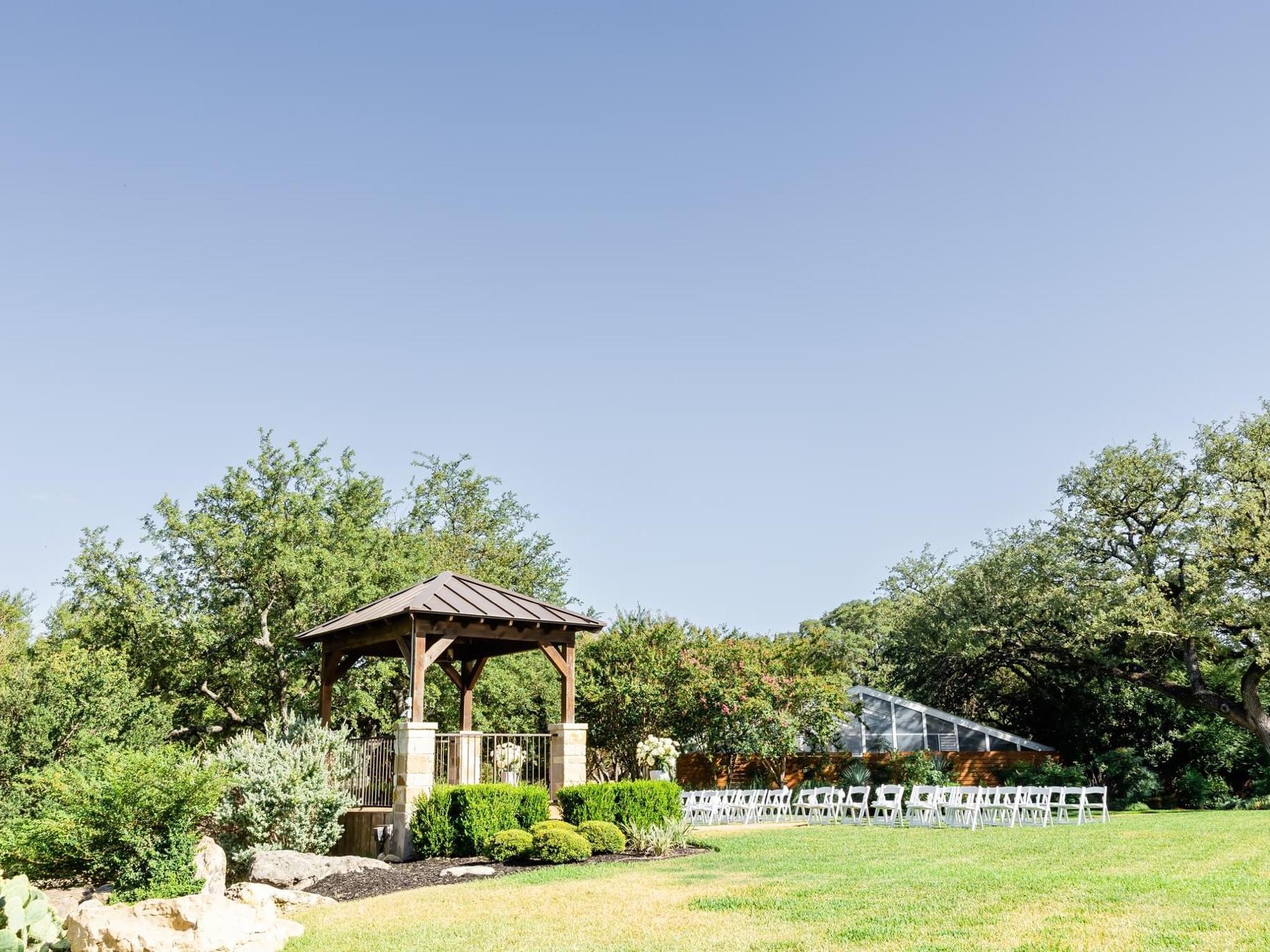 The Wedding Website of Michelle Miller and David Garcia