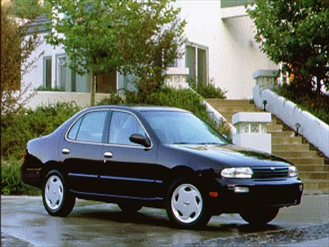 Used 1995						Nissan Altima GXE Sedan 4D						near Vienna, VA							22180