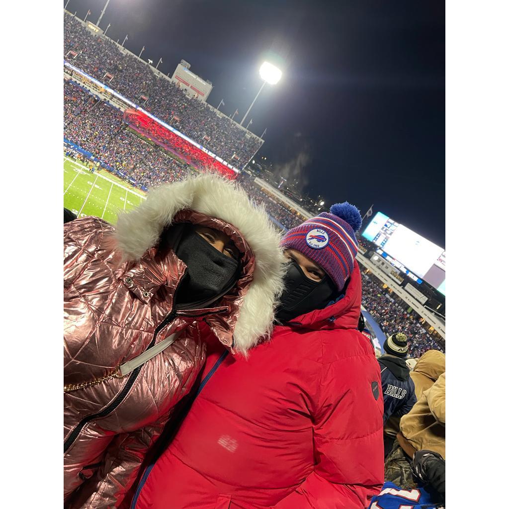 Leysi's First Bills Home Game