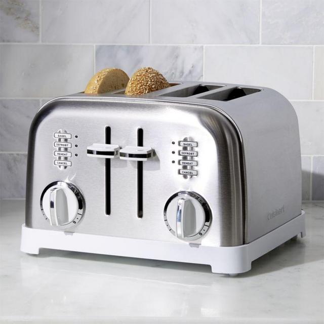 Cuisinart ® Classic 4-Slice Toaster
