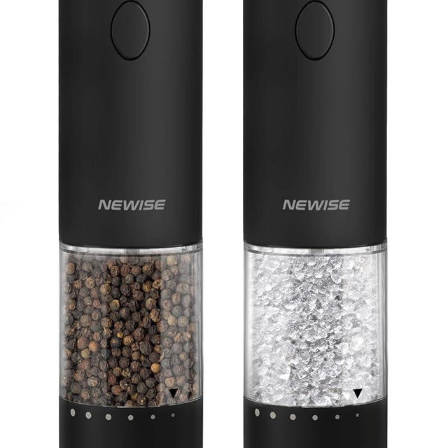 Newise Electric Salt and Pepper Grinder Set Rechargeable with Light, Automatic & Adjustable Coarseness, Kitchen Gadgets, Housewarming Gifts for New Home, 2 Pack, Black