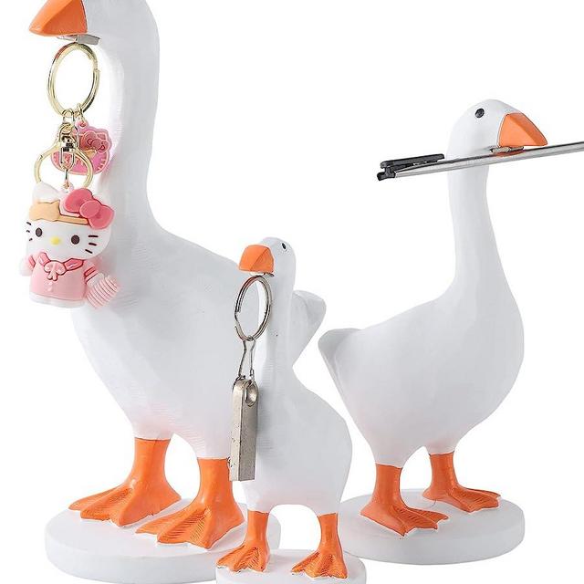 GRAPMKTG Magnetic Goose Key Holder Cute Home Decor Kawaii Room Office Table Desk Decor Aesthetic Funny Sculpture Bedroom Decor Housewarming Gifts for Women Men1 Pack Large
