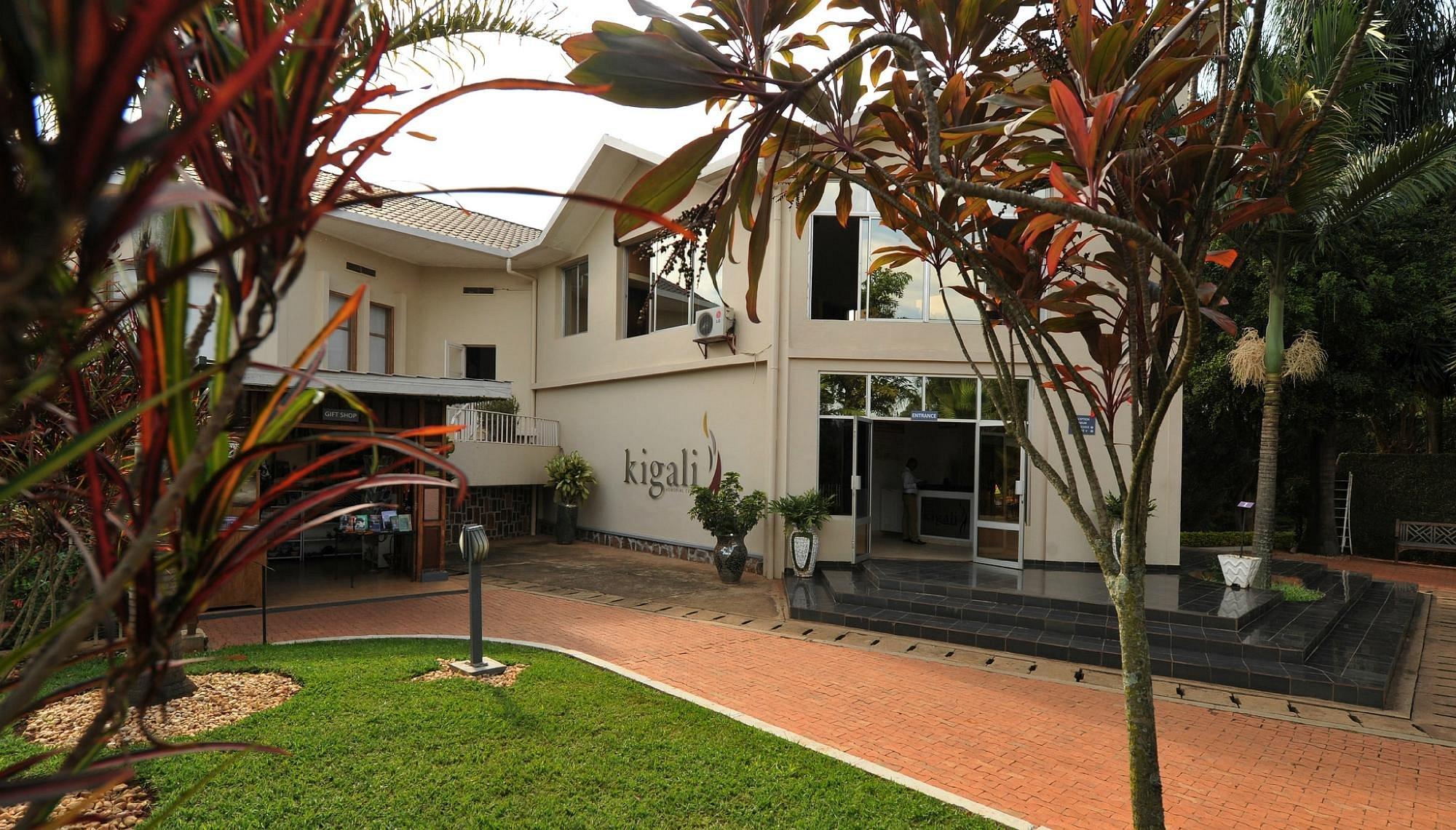 The Wedding Website of Lorrie Lorain Murenzi and Edwin Murenzi