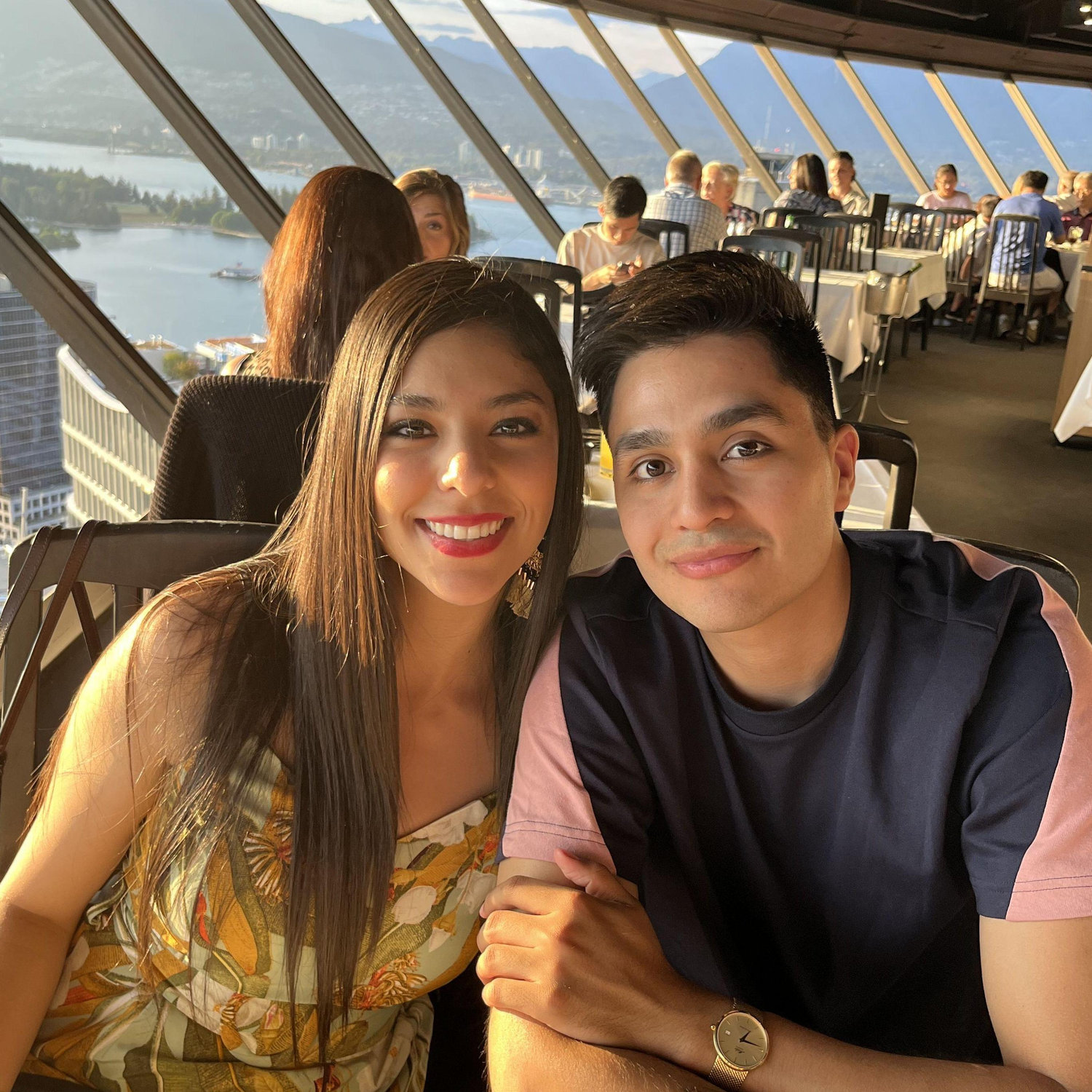 🍽️ Top of Vancouver Restaurant: Una vista espectacular en un lugar especial y un amor que hace que todo sepa mejor.