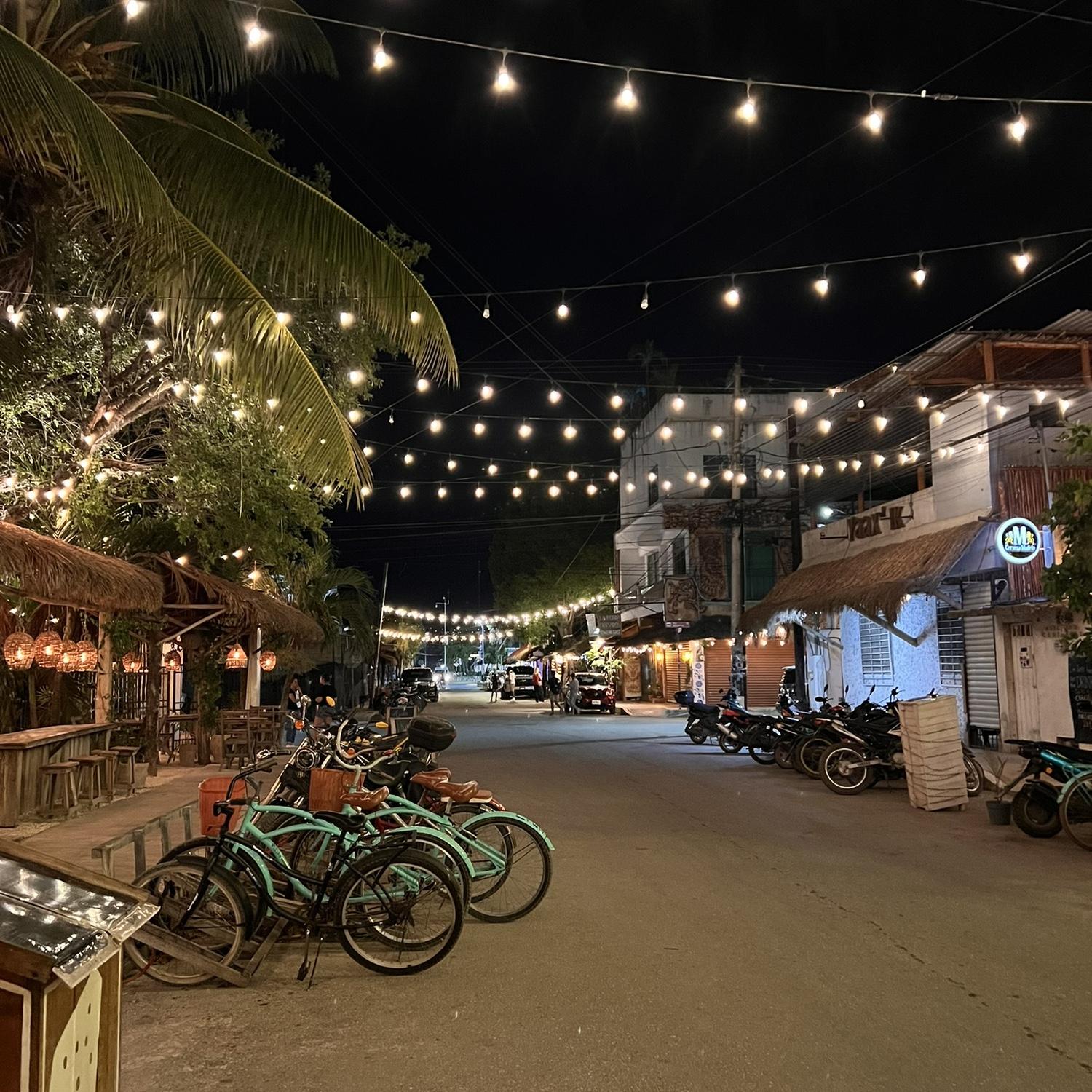 Streetview of Downtown Tulum near La Guarida restaurant