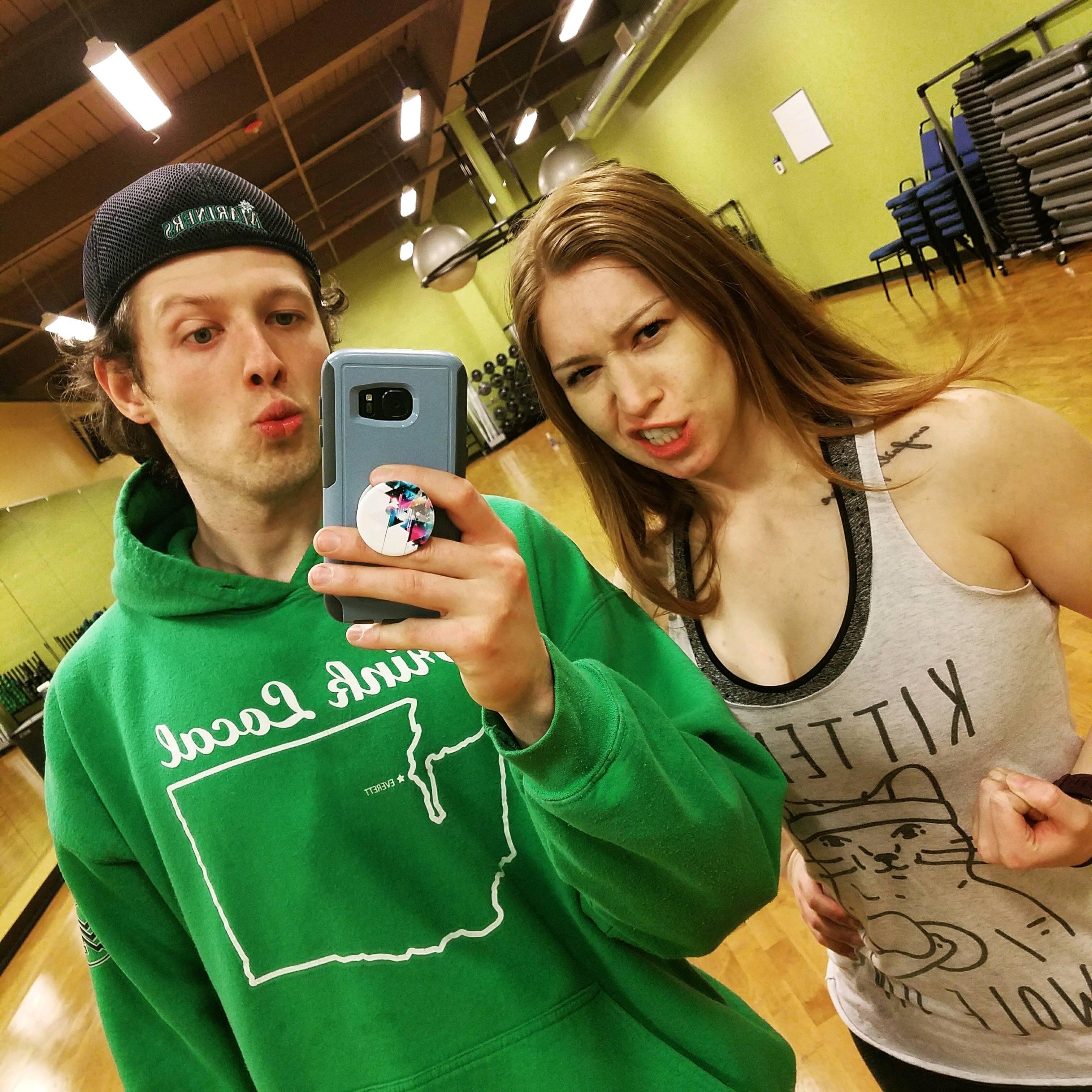 We met at the gym, so it's only right that there's at least ONE gym picture here...