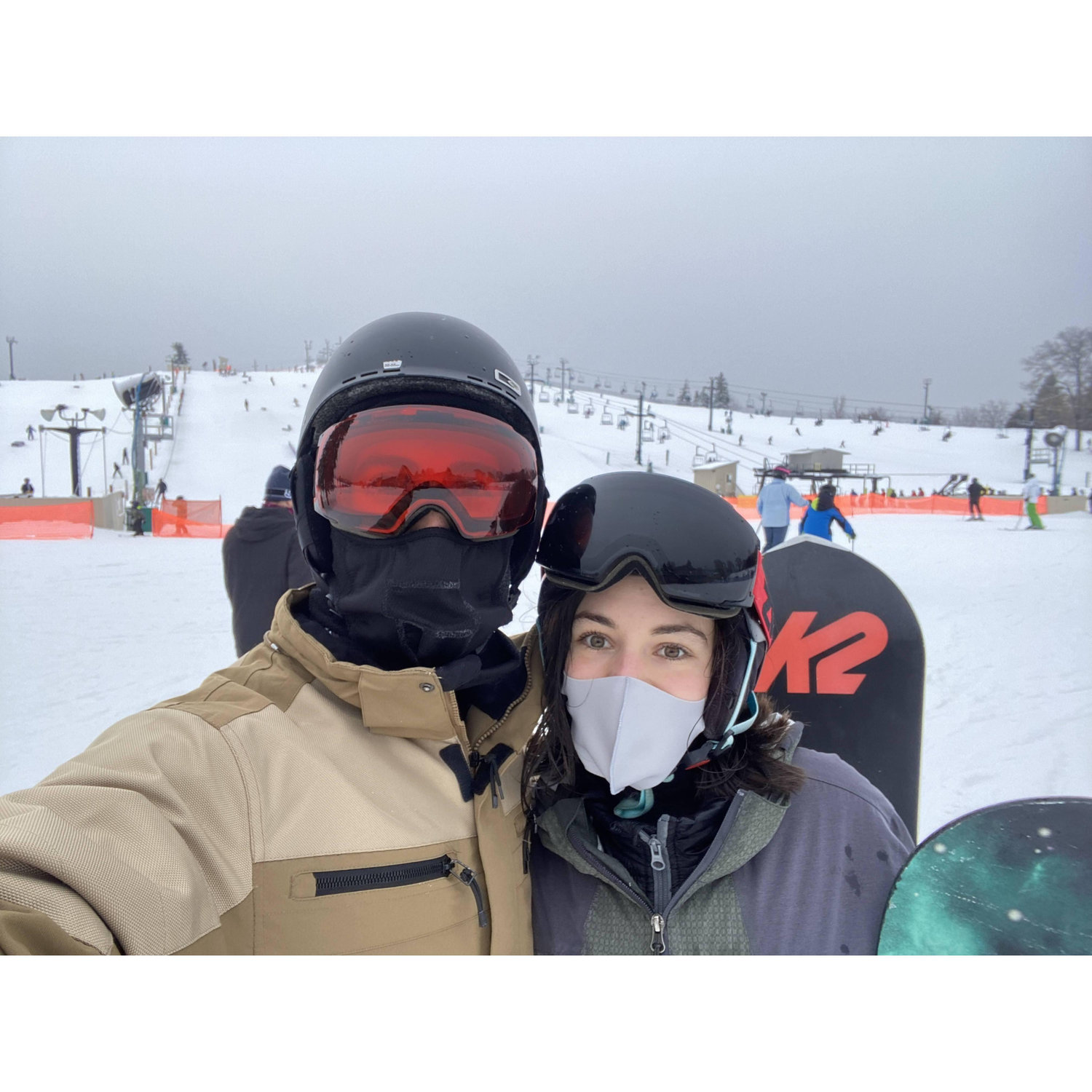 Shawn teaching Nyla to snowboard in COVID times - 2020