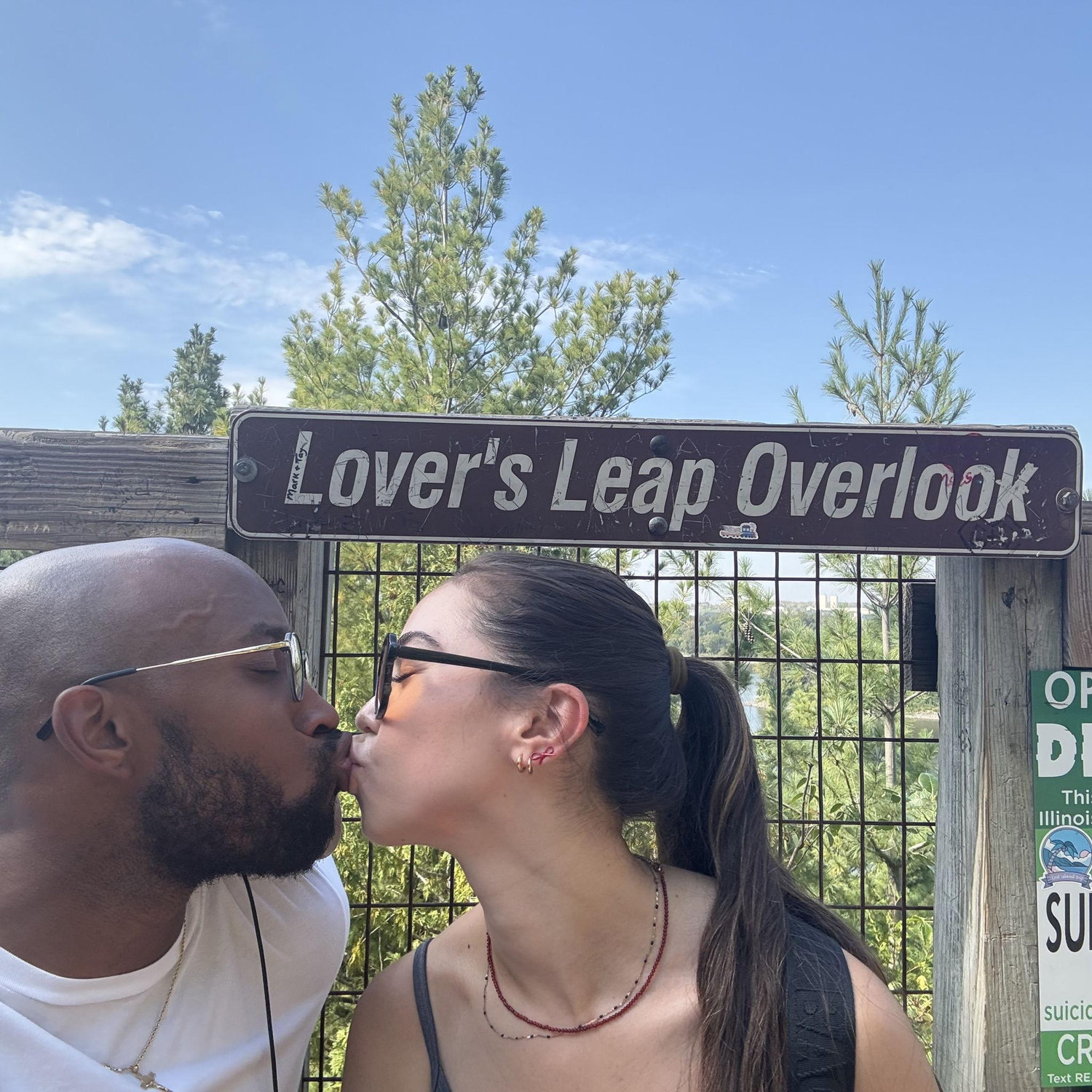 😘