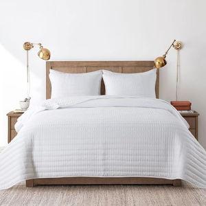 ROARINGWILD White King Size Quilt Bedding Sets with Pillow Shams, Lightweight Soft Bedspread Coverlet, Quilted Blanket Thin Comforter Bed Cover for All Season, 3 Pieces, 104x90 inches