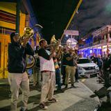 Frenchmen Street & Art Bazaar - French Quarter