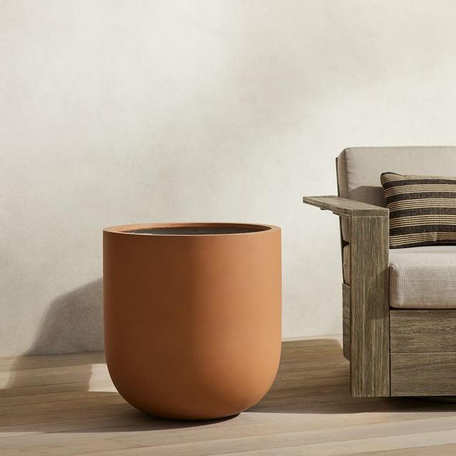 Radius Planter, Terracotta, Large