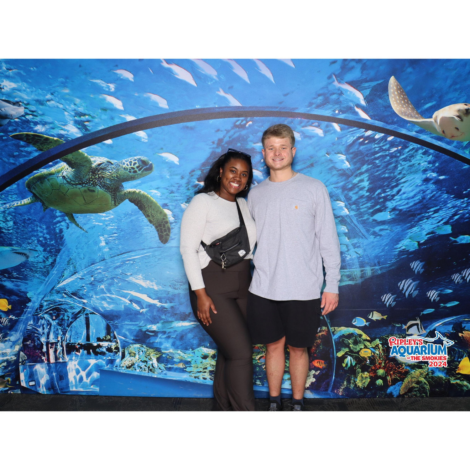 Spencer and Erin going on their first vacation together to Gatlinburg, TN. Their first stop when they arrived was Ripley's Believe It or Not Aquarium!!