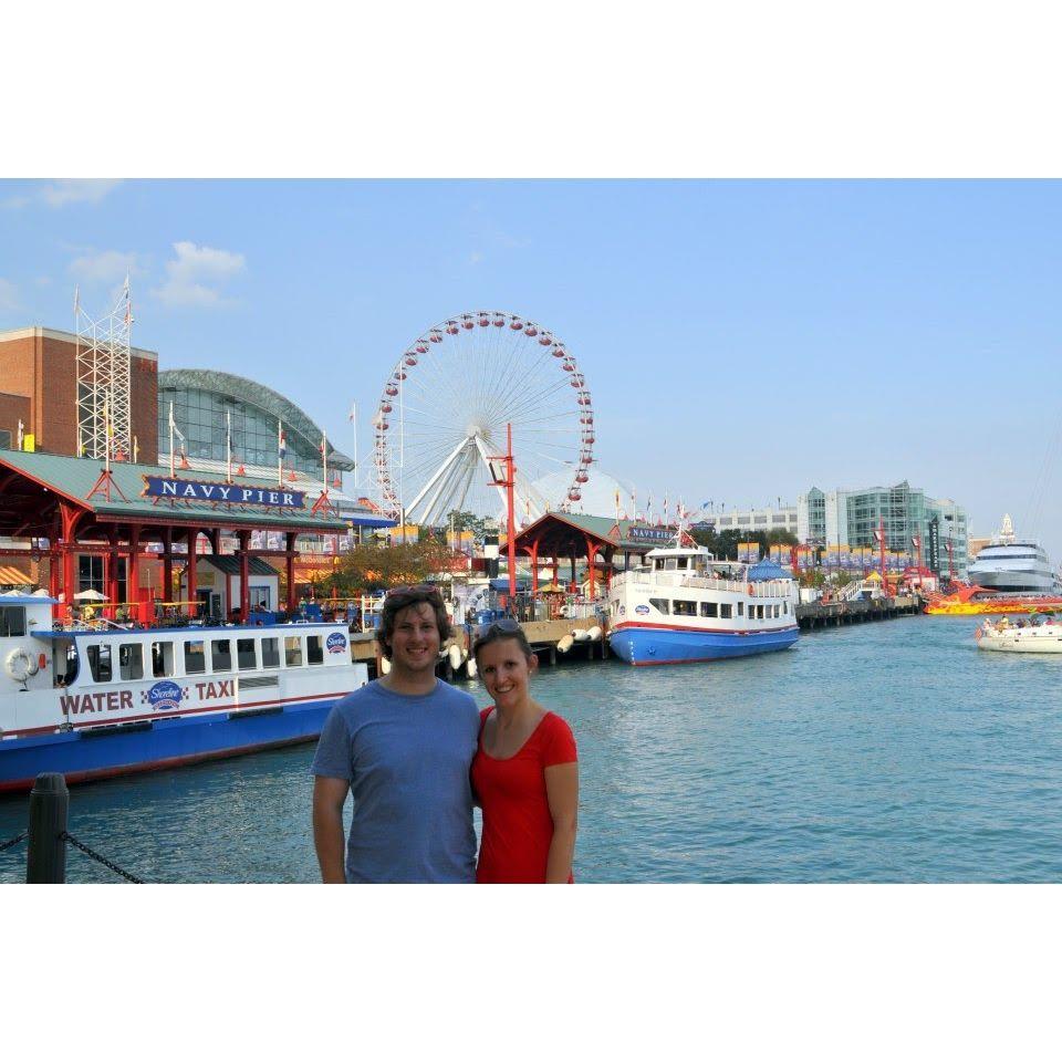 2012 | Tom got his first job in Chicago, while Karin got an internship in Boston but made sure to help him settle in.
***
Tom hatte seinen ersten Job in Chicago & Karin ein Praktikum in Boston.