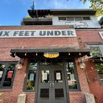 Six Feet Under Pub & Fish House - Grant Park
