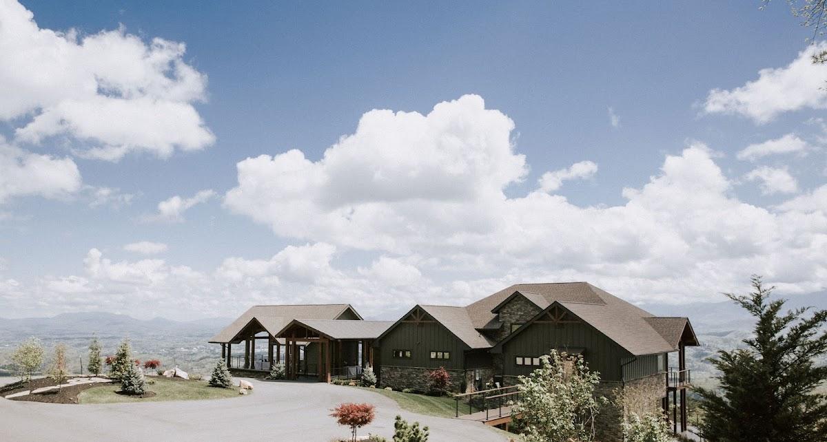The Wedding Website of Taylor Bilecki and Tyler Woodard