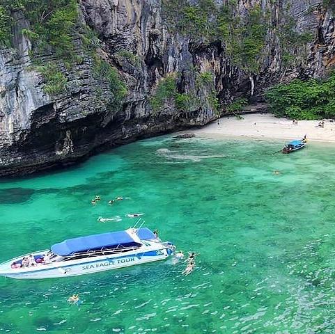 Tour privado en lancha – Phi Phi / Krabi