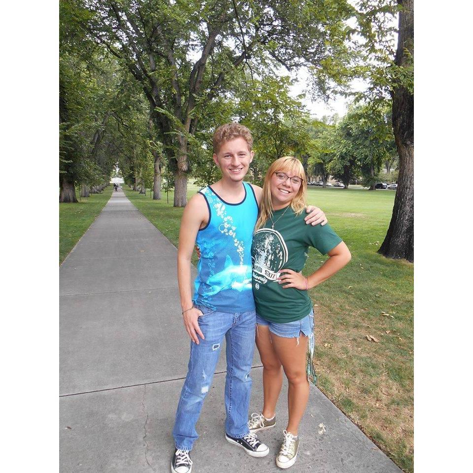 This was the day we moved into our dorms on campus at CSU! such lovely memories from freshman year (minus the yellow blonde!)
