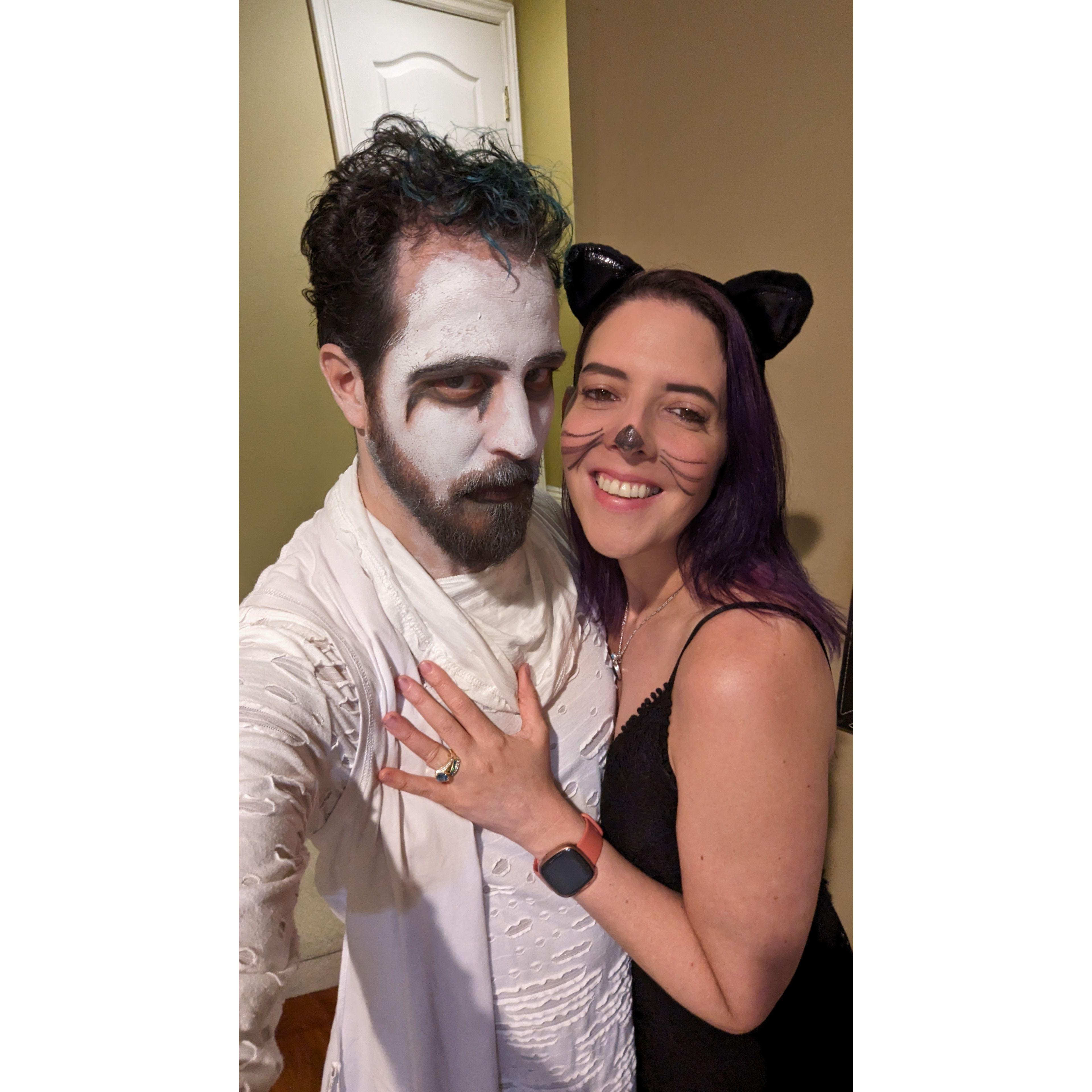 Our go to last minute Halloween costume, Cat and Ghost...cus it's easy.