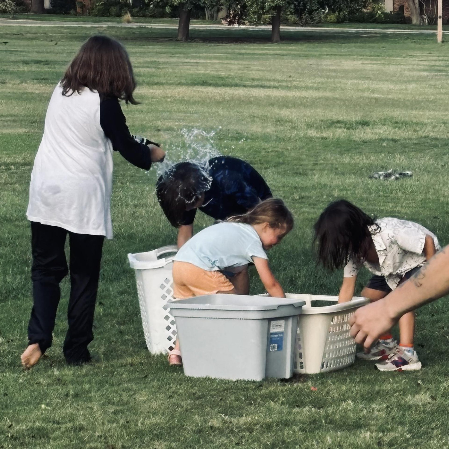 Our brothers popping water balloons together❤️