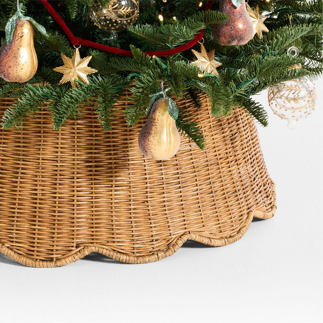 Scalloped Fiber Christmas Tree Collar 27"
