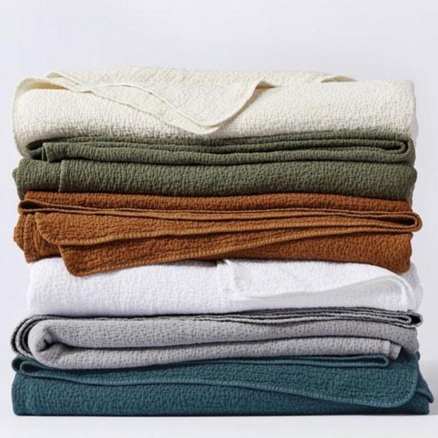 Cascade Organic Matelasse Blanket - Rust