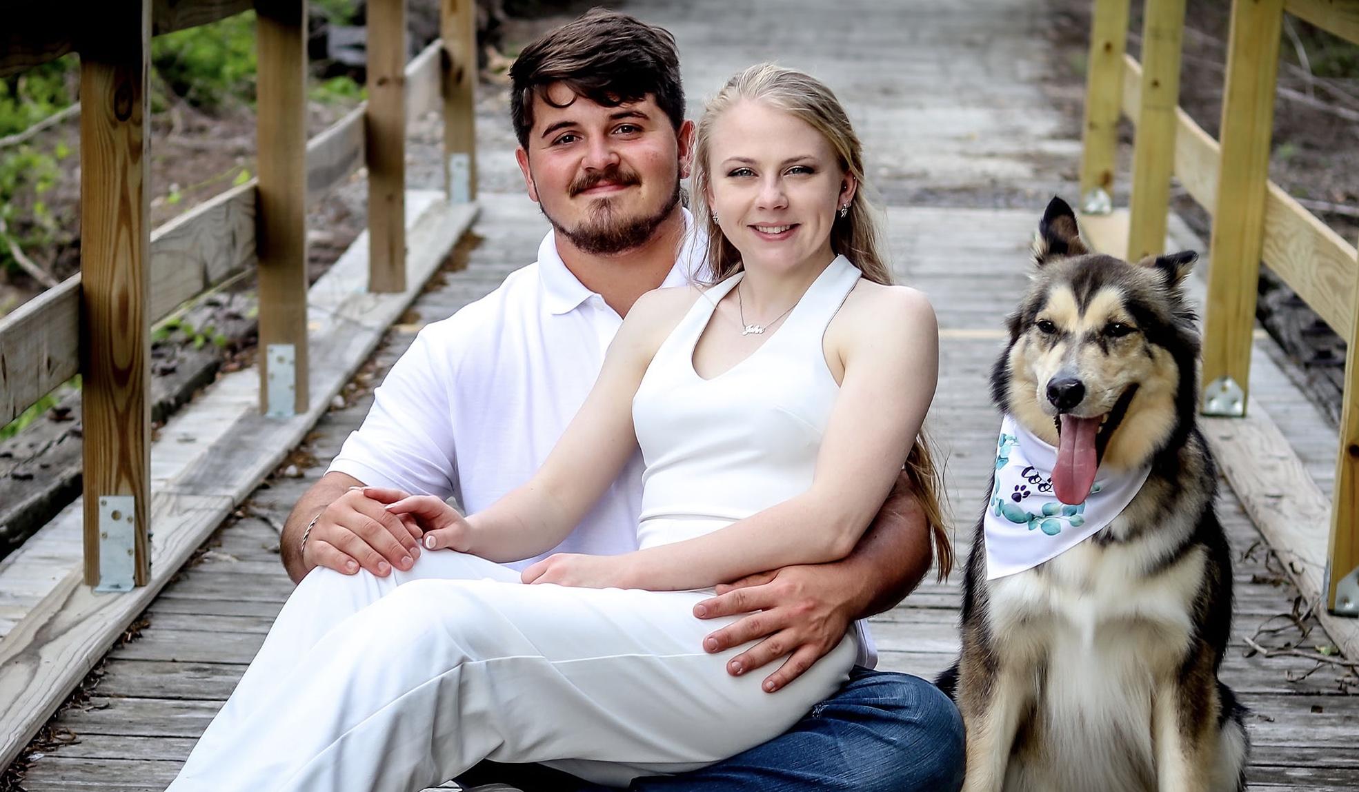 The Wedding Website of Mackenzie E Foresha and John T Washburn