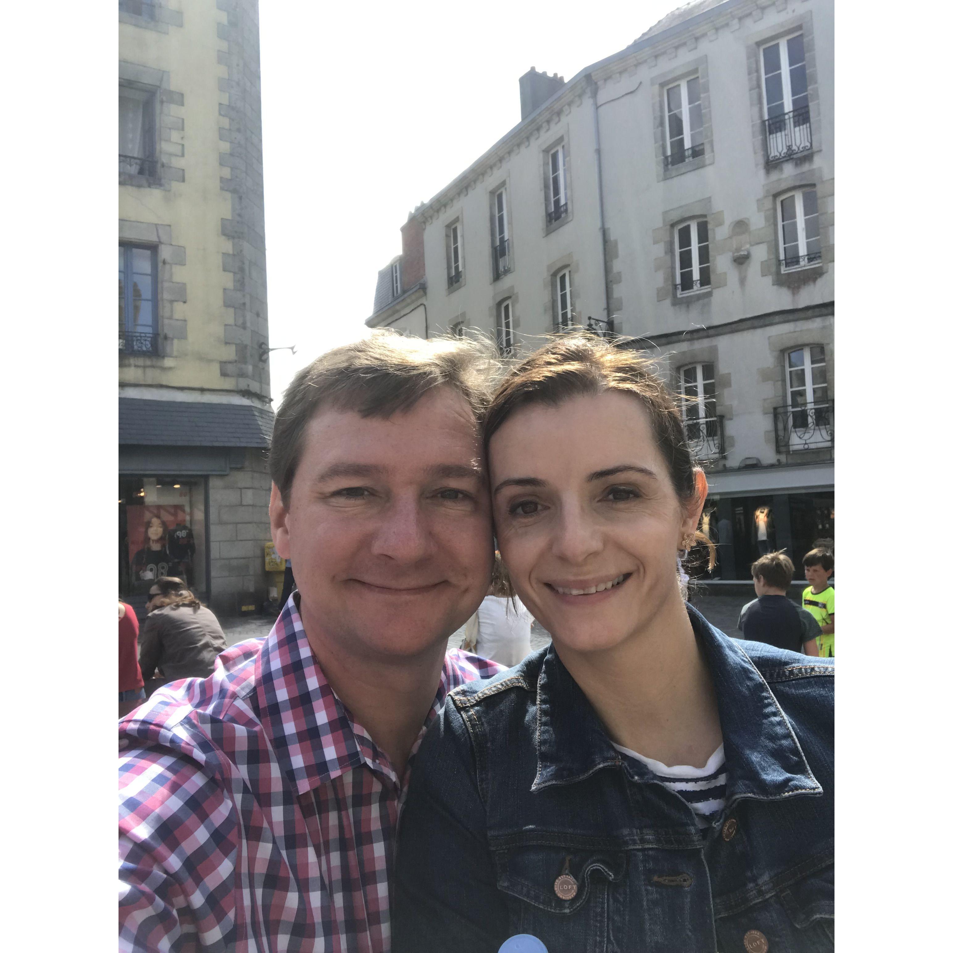 A casual lunch in the town square of Quimper, France