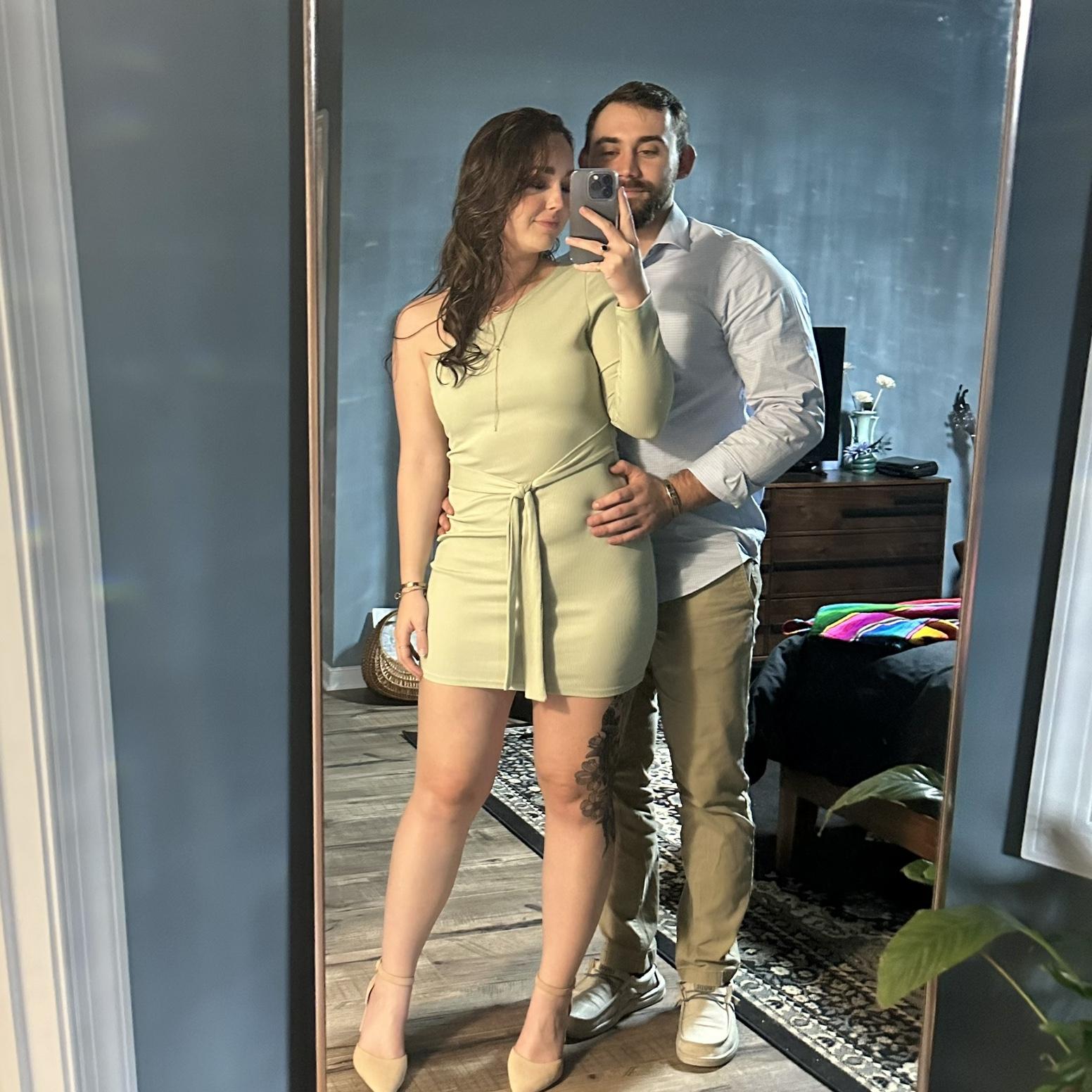 first date! mike thought we were matching and that’s when alicia learned he’s colorblind