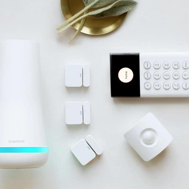 Simplisafe - The Essentials Home Security System