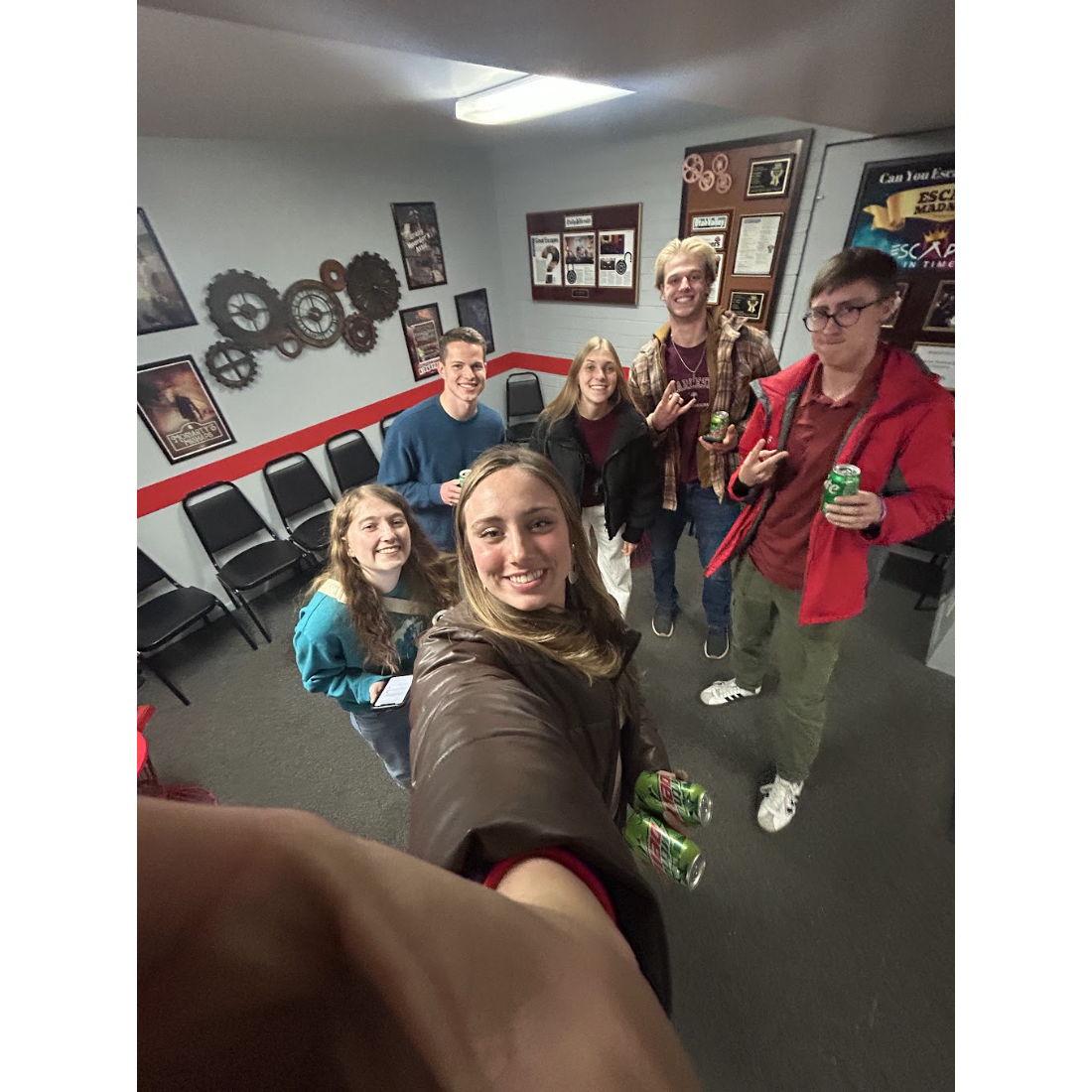Group date to an escape room with Isaac
