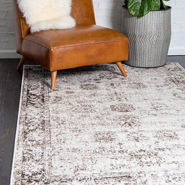 Unique Loom Sofia Traditional Area Rug, 4' 0 x 6' 0, Beige