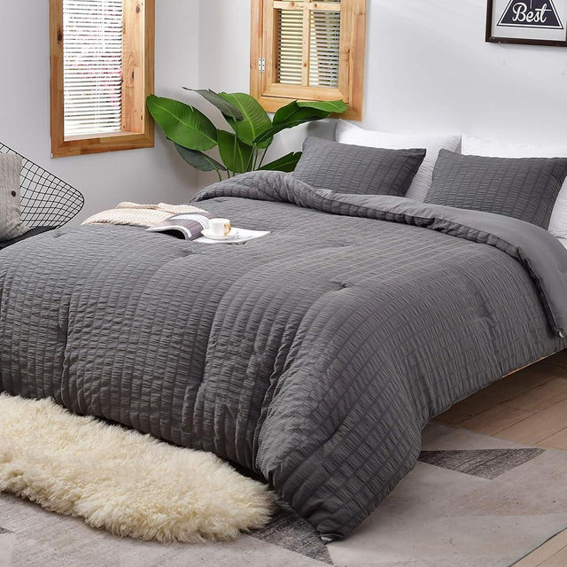 AveLom Seersucker King Comforter Set (104x90 inches), 3 Pieces - 100% Soft Washed Microfiber Lightweight Comforter with 2 Pillowcases, All Season Down Alternative Comforter Set for Bedding, Gray