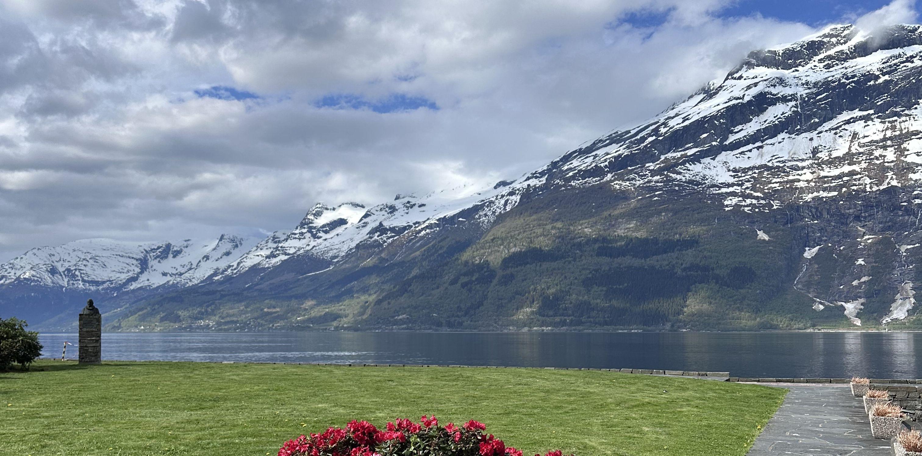 2421ccec-532a-4e4a-bf39-91029f097b86