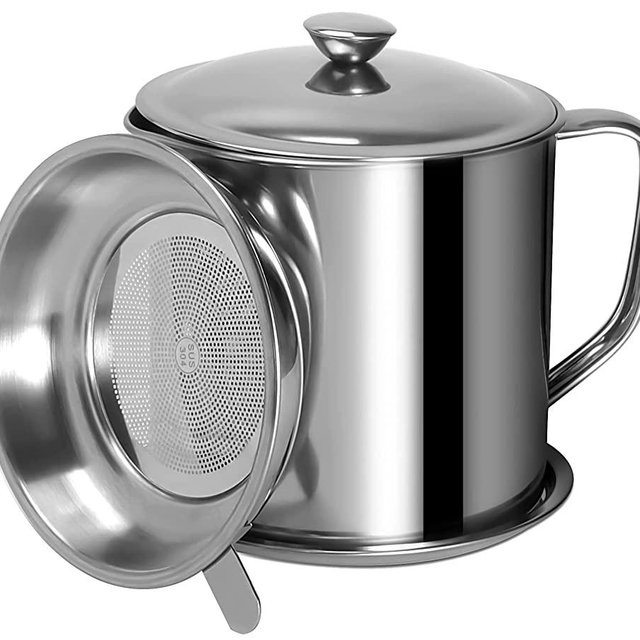 Bacon Grease Container with Strainer, 1.25 L / 42 oz Stainless Steel Cooking Oil Keeper with Lid and Easy-Grip Handle Suitable for Storing Frying Oil and Cooking Grease