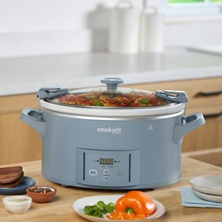 Design Series 7-Quart Programmable Slow Cooker