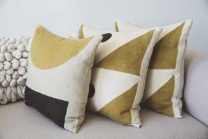 SIGNAL PILLOW