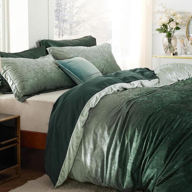 Bedsure Velvet Duvet Cover Set - Luxurious, Glossy Gradient King Size Duvet Cover Set, Forest Green Duvet Cover King Size with 2 Pillow Shams (Forest Green, King, 104 x 90 inches)