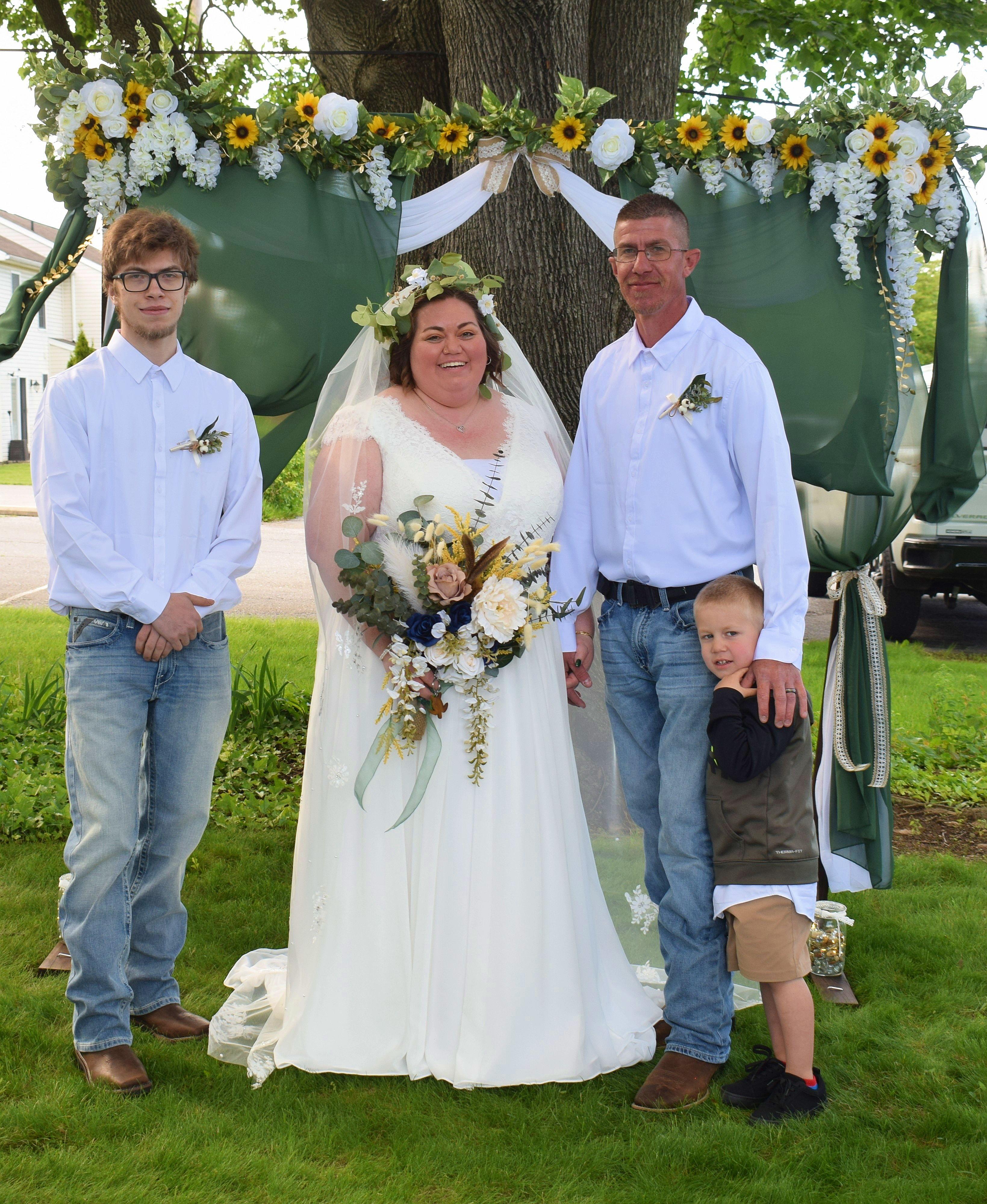 The Wedding Website of Carolyn Menear and Andrew Menear