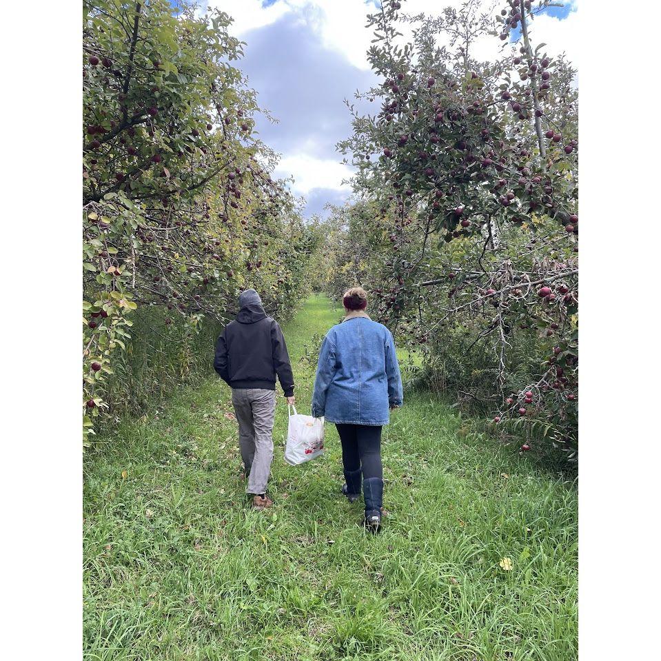 Apple picking with family! - October 2022
