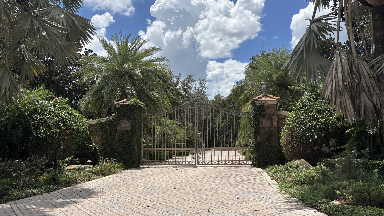 The Wedding Website of Lina Ramos and John Morales