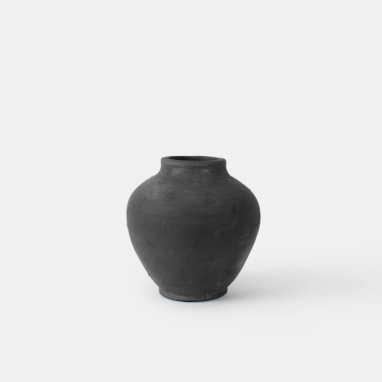 Kyros Clay Vase