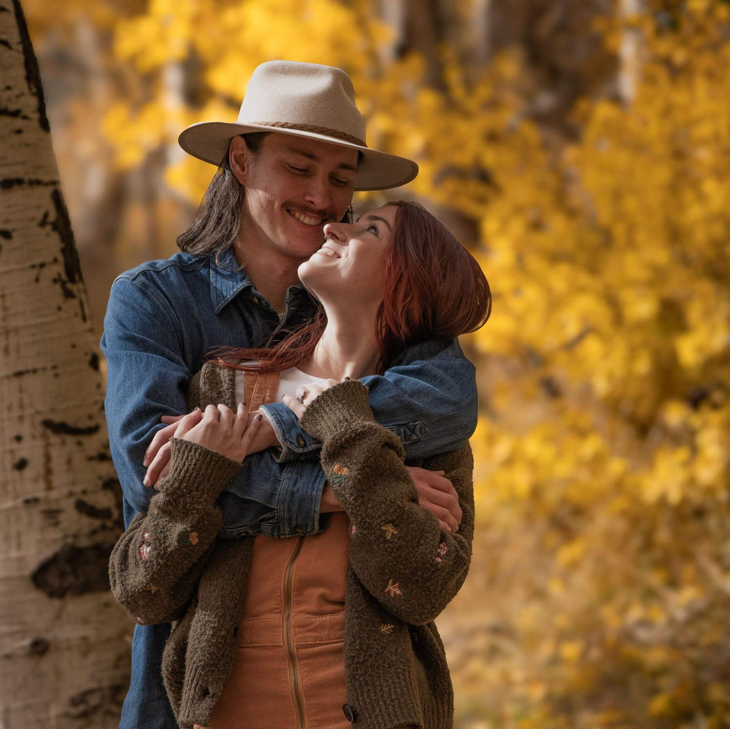 Engagement photos in the fall